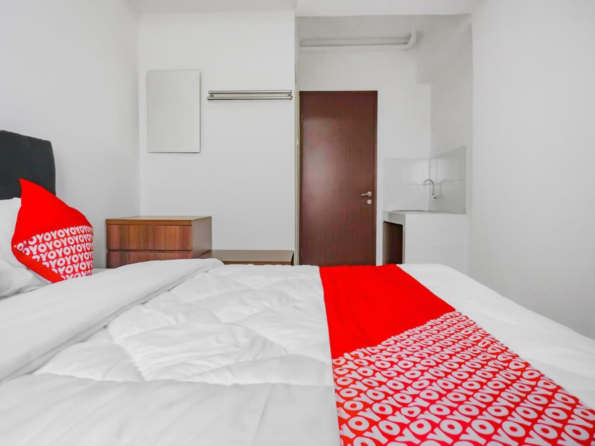 Oyo 90241 Sirooms Apartmen Gunung Putri Богор Экстерьер фото