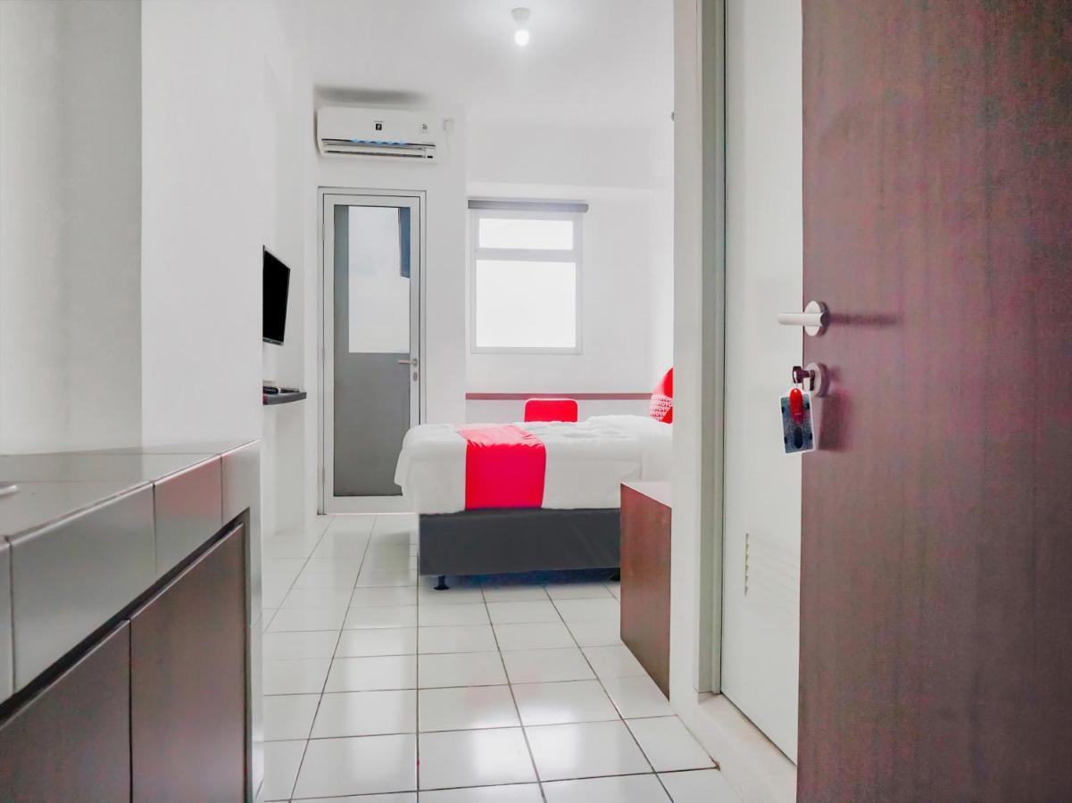 Oyo 90241 Sirooms Apartmen Gunung Putri Богор Экстерьер фото
